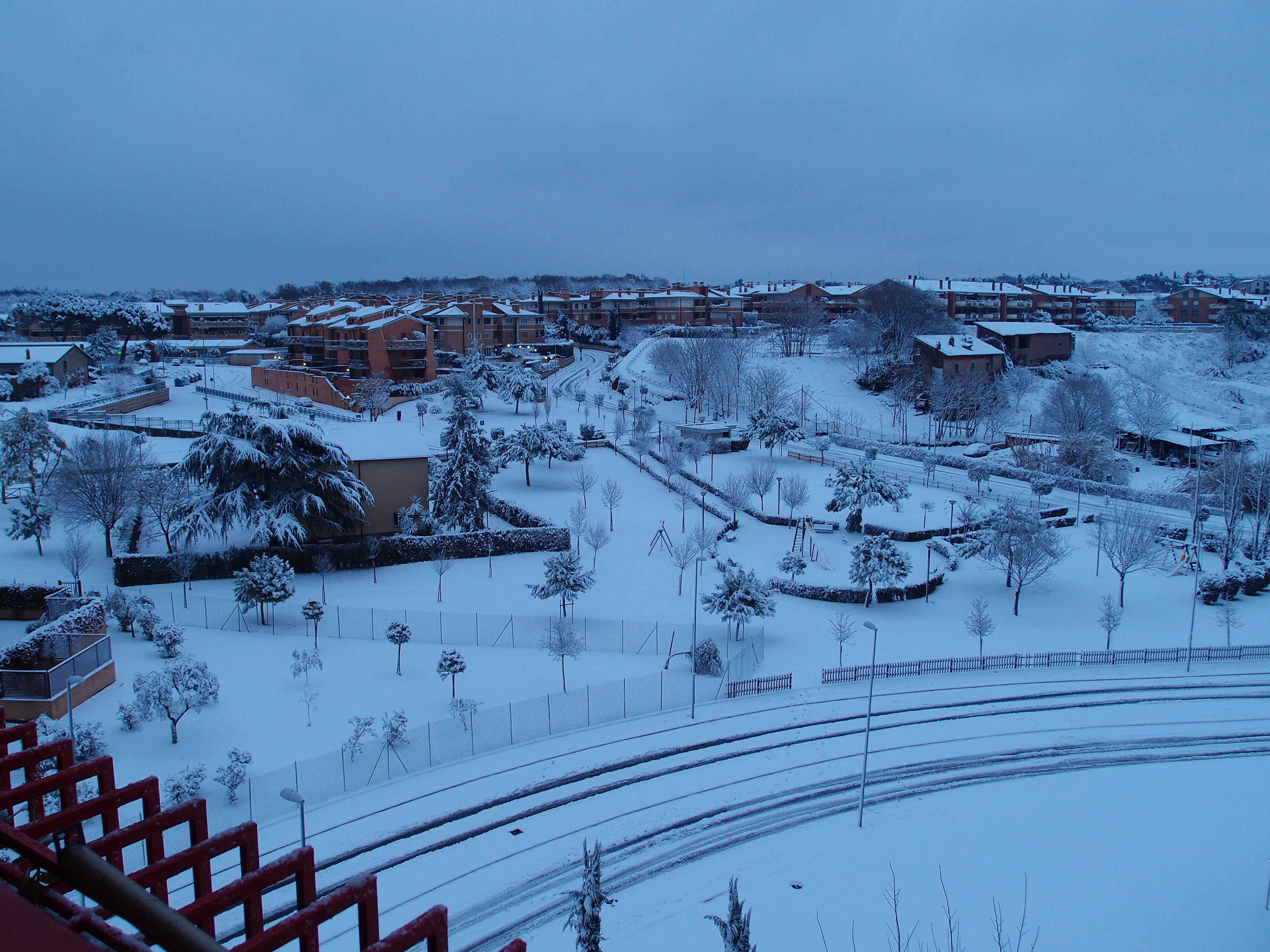 Bianco e.. neve e luce a Roma. 