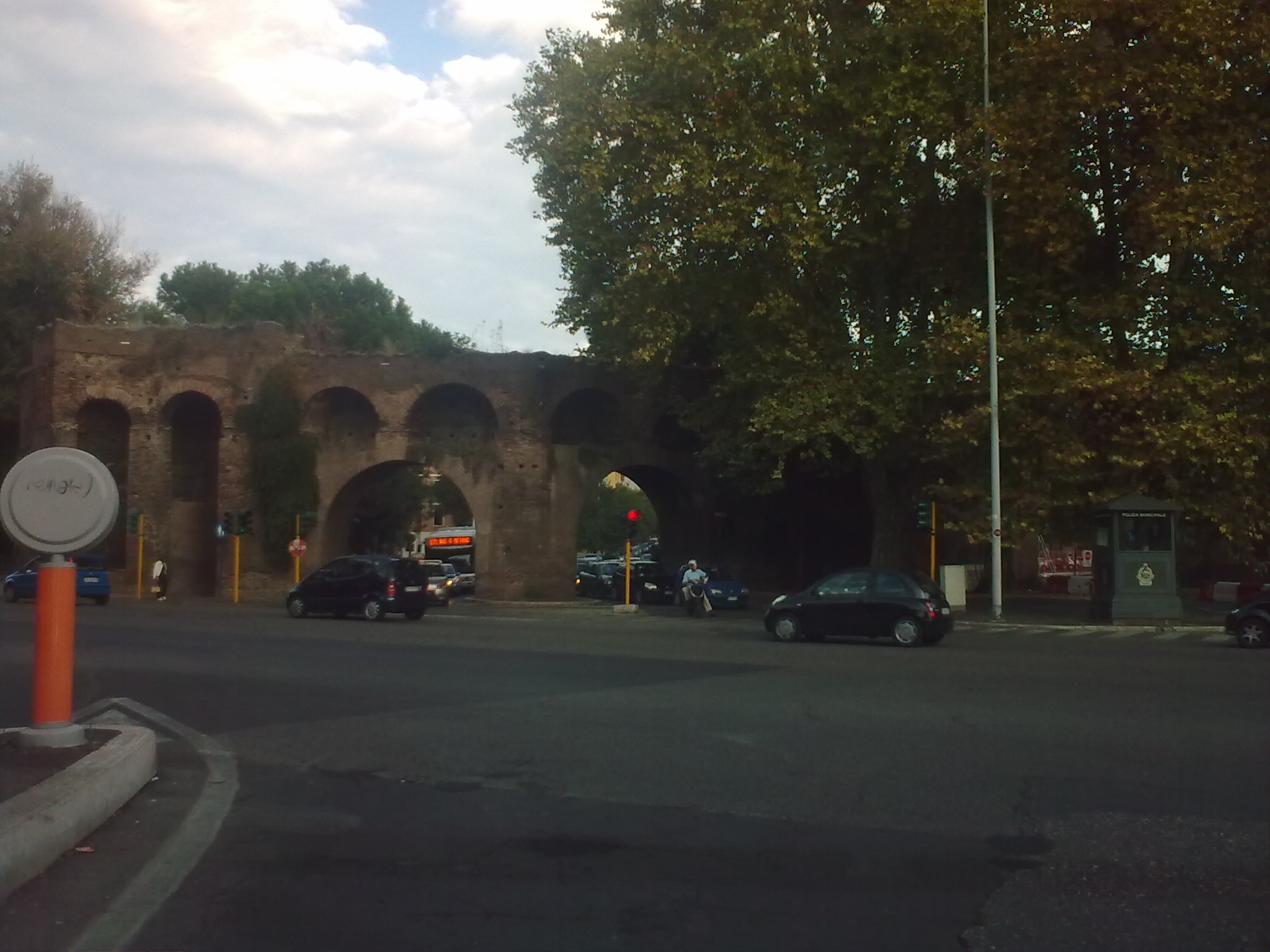 Le Mura Aureliane e Porta Metronia