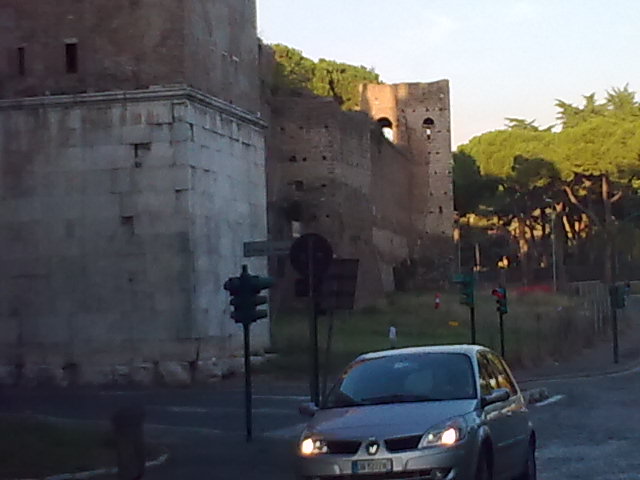 Le Mura Aureliane e Porta Metronia