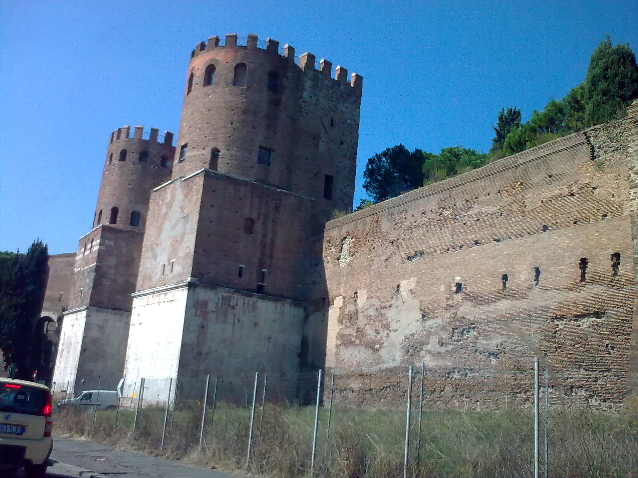 Le Mura Aureliane e Porta Metronia