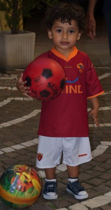 Diego, un piccolo romanista a Milano