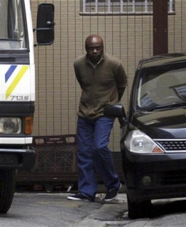 Henry Okah in tribunale - Reuters