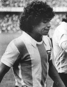 Diego Armando Maradona, 1977